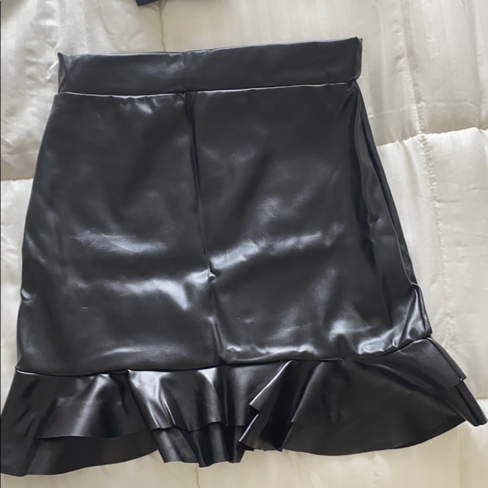 Faux leather mini skirt